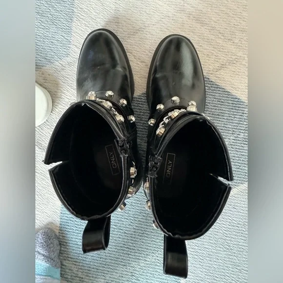 Black Rhinestone boots - Picture 3 of 5